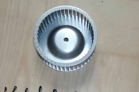 空調(diào)風(fēng)葉向上好還是向下好？廠家為你科普！