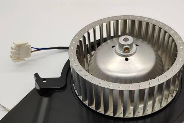 洗衣機(jī)風(fēng)葉旋轉(zhuǎn)方向如何分辨，一招搞定！ 圖1